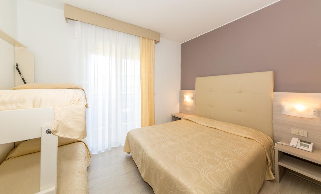 Hotel Torino Lido di Jesolo Exterior foto